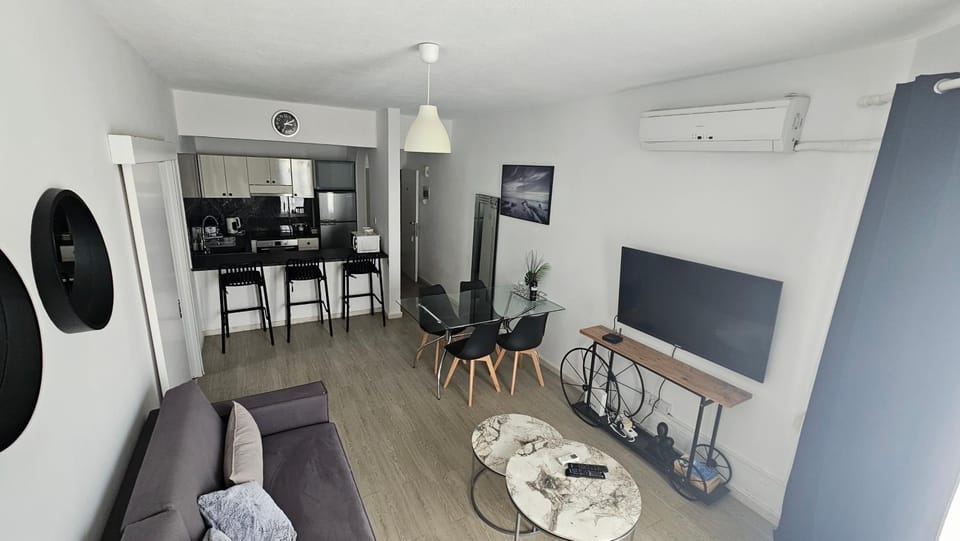 Dining area, kitchen
