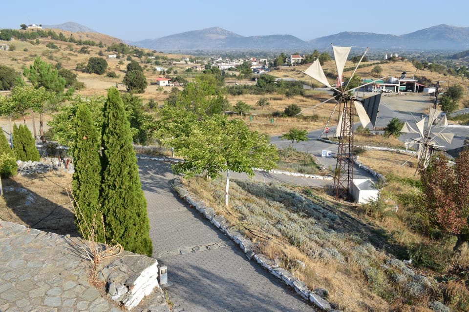 Property building, Day, Natural landscape, Summer, Garden, On site, Area and facilities