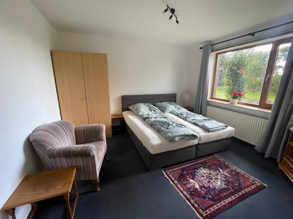Bed, Photo of the whole room, wardrobe