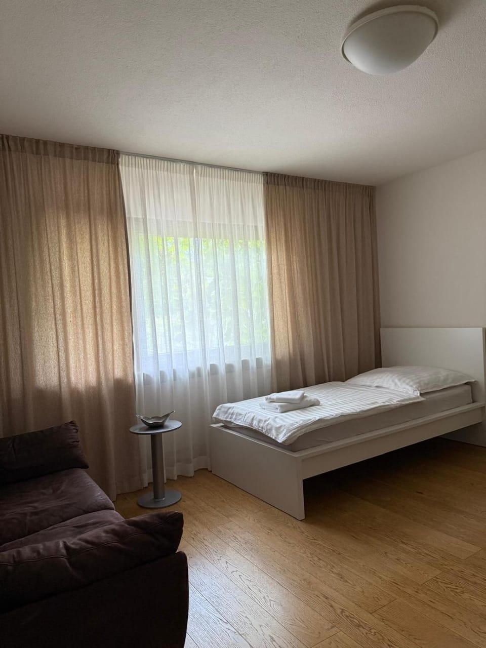 Seating area, Bedroom