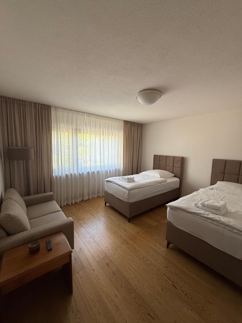 Bed, Photo of the whole room, Seating area, Bedroom