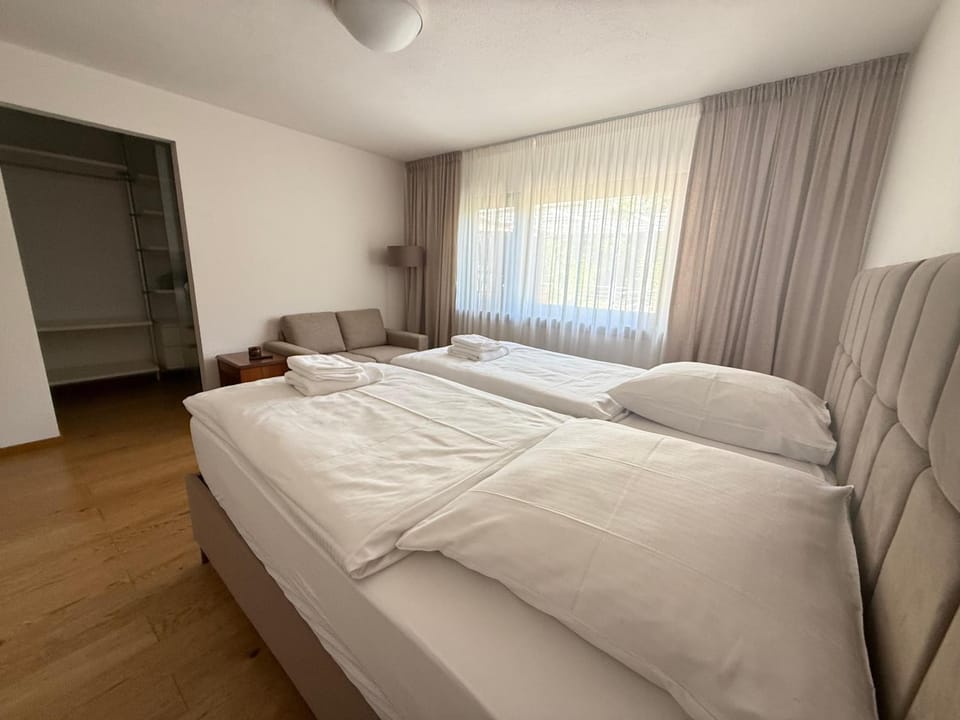 Bed, Bedroom, Family