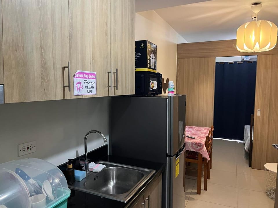 Shore 2 2-Bed Balcony City View WiFi TV near MOA 834 Apartment in Pasay