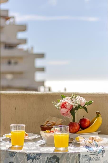 Bright Apt 2 BDR, with sea views, Benalbeach Apartment in Benalmadena