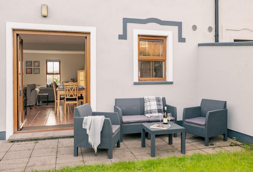 2 bedroom home in Kenmare with sea views to sleep 4 House in Kenmare