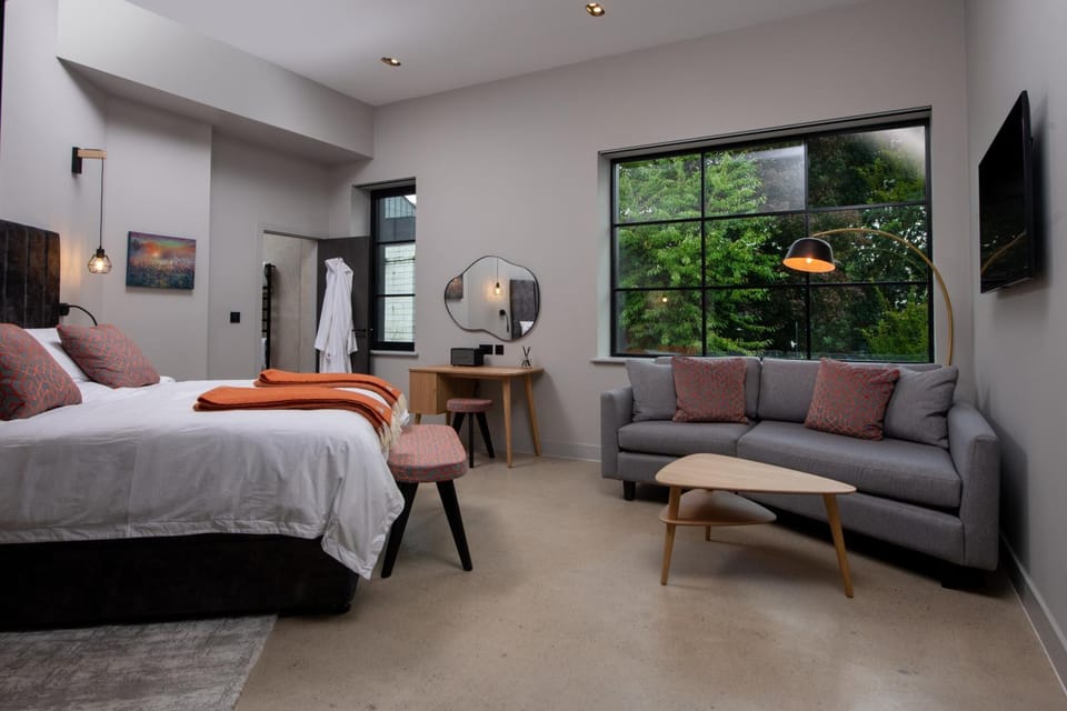 Bed, TV and multimedia, Photo of the whole room, Seating area