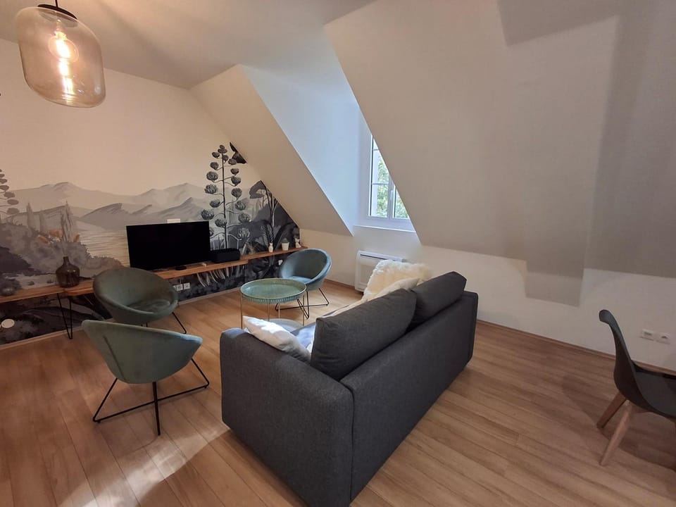 Communal lounge/ TV room, TV and multimedia, Living room, Evening entertainment