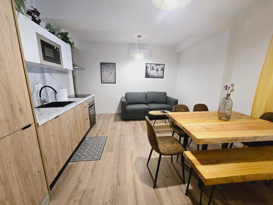 Living room, Dining area