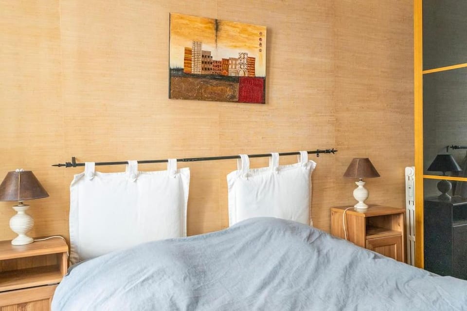 Creative Artist's Retreat in Paris Apartment in Paris
