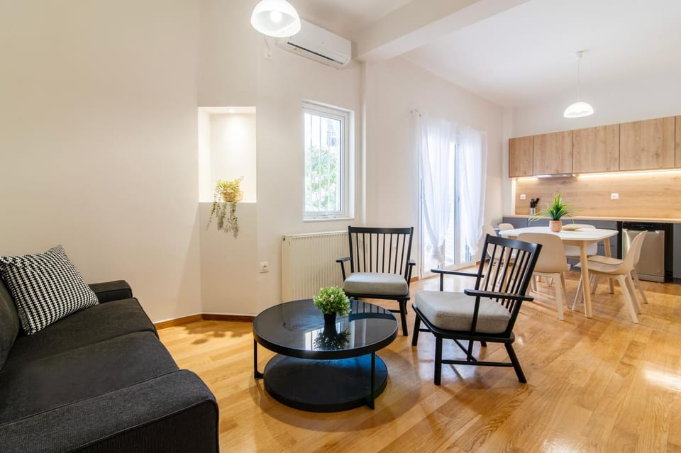 2BR Koukaki Suite Near Metro & Acropolis Apartment in Athens