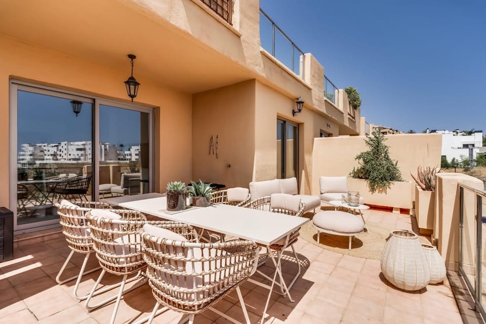 Property building, Day, View (from property/room), Balcony/Terrace, Seating area, Dining area
