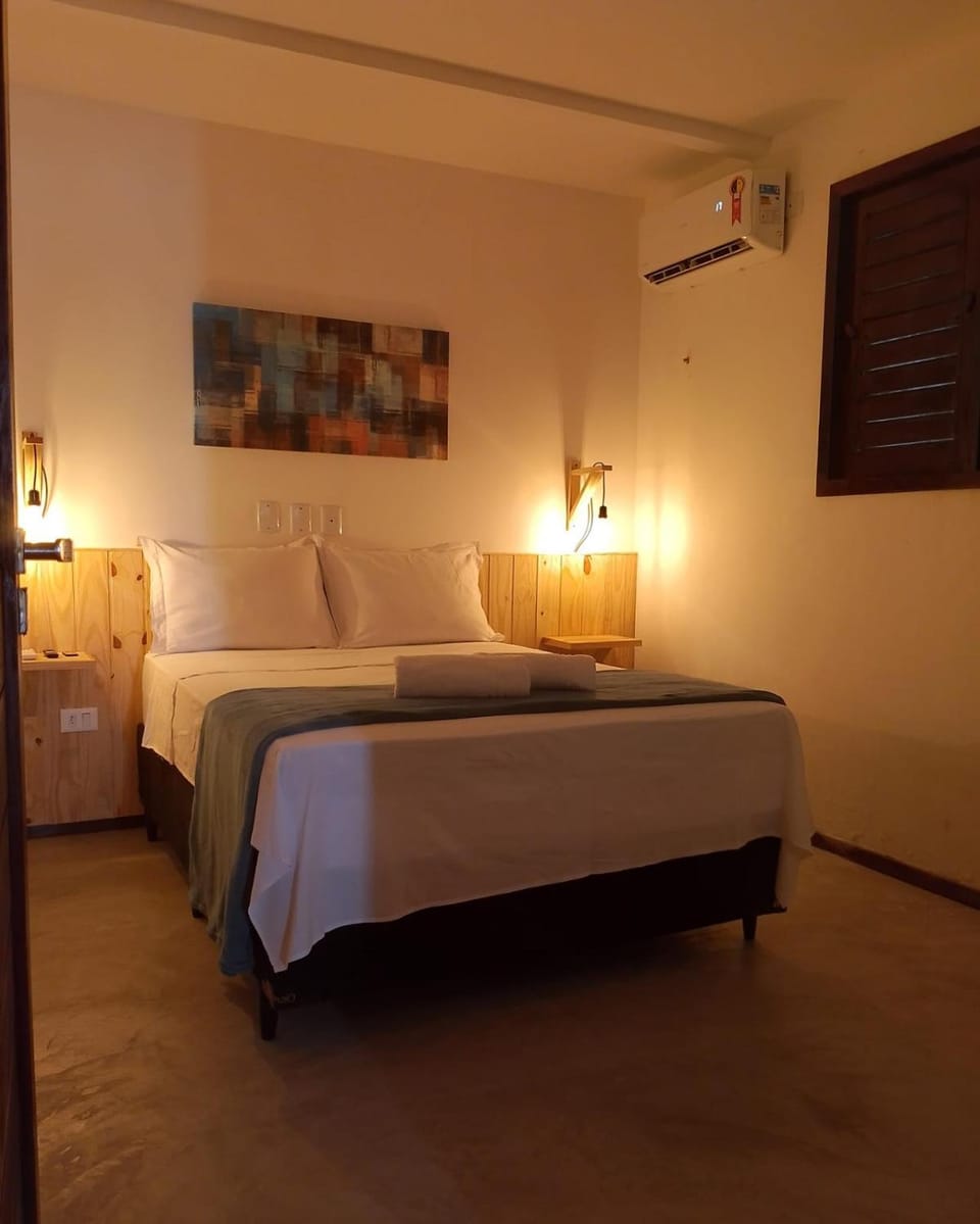 Bed, Photo of the whole room, Bedroom, air conditioner
