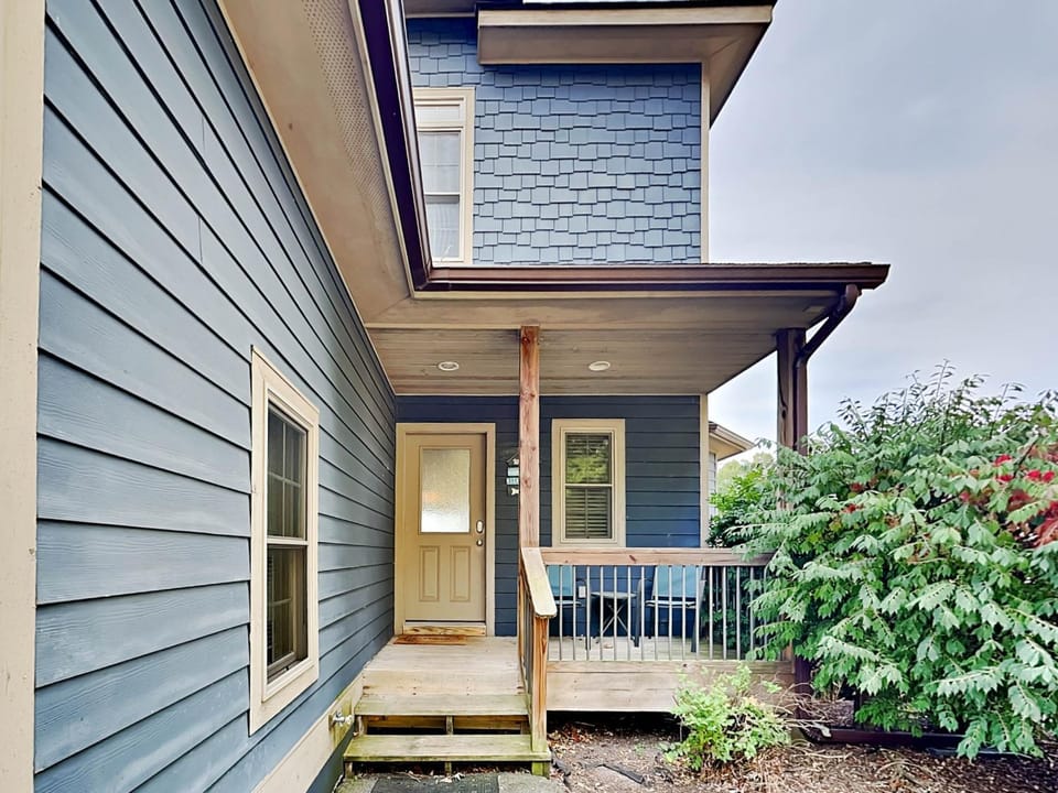 BlueBeary Retreat House in McHenry