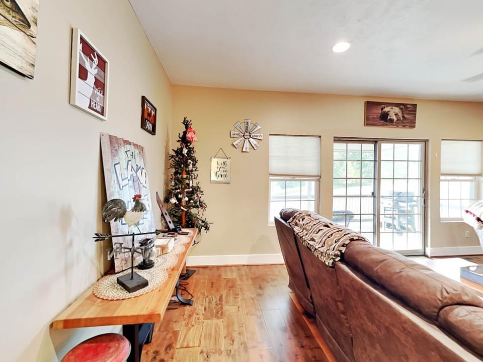 BlueBeary Retreat House in McHenry