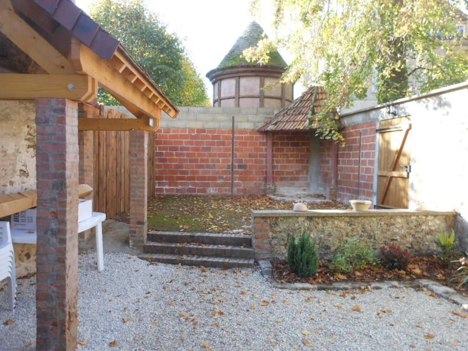 Gîte familial près de Chartres avec jardin privatif et wifi - FR-1-581-141 House in Centre-Val de Loire