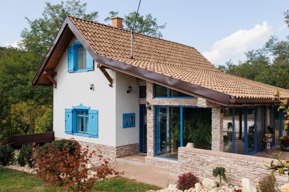 Property building, Day