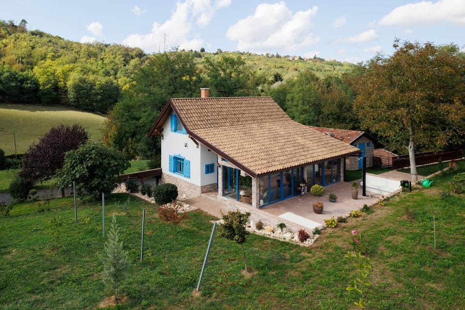 Property building, Day, Natural landscape, Garden, Garden
