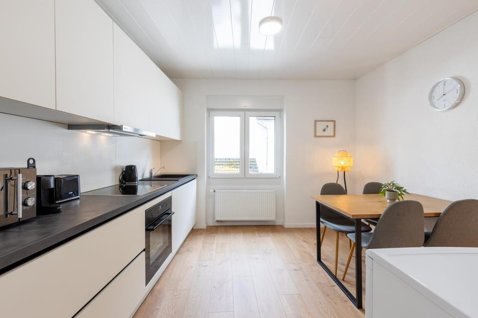 Kitchen or kitchenette, Dining area, Food, kitchen