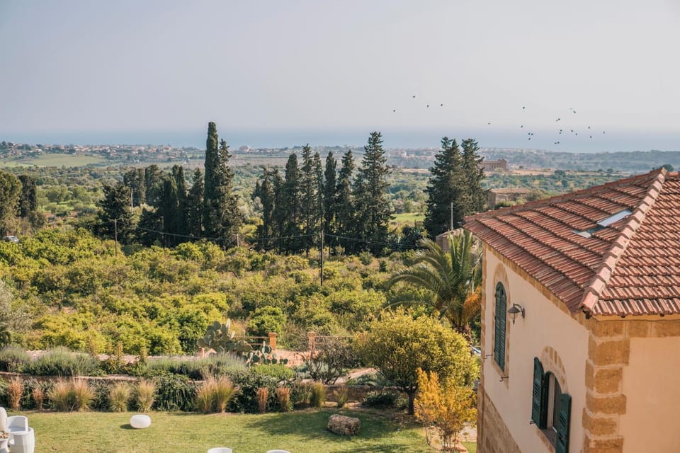 Property building, Bird's eye view, Garden view, Landmark view, Sea view