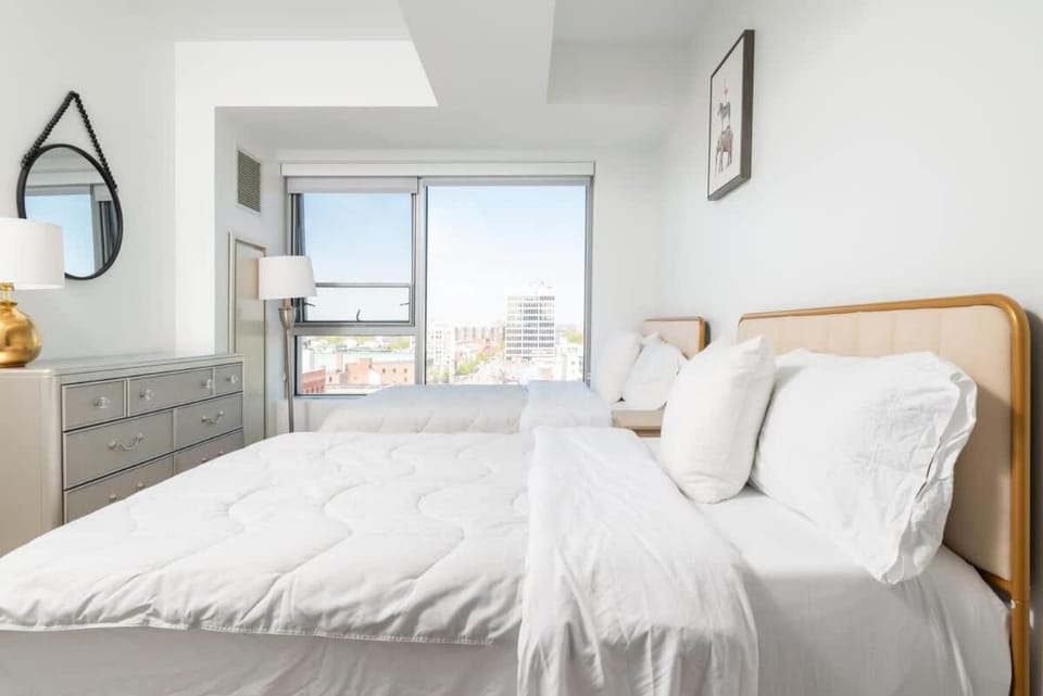 Central Serene Condo King Bed by MIT Harvard GYM Apartment in Cambridgeport