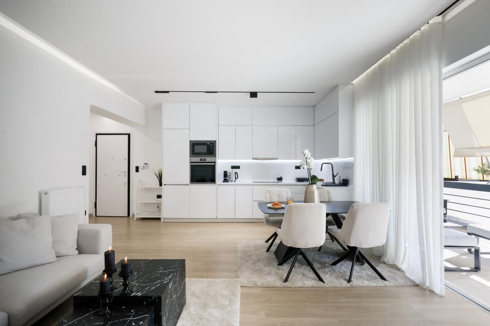 Kitchen or kitchenette, Seating area, Dining area, stove, toaster
