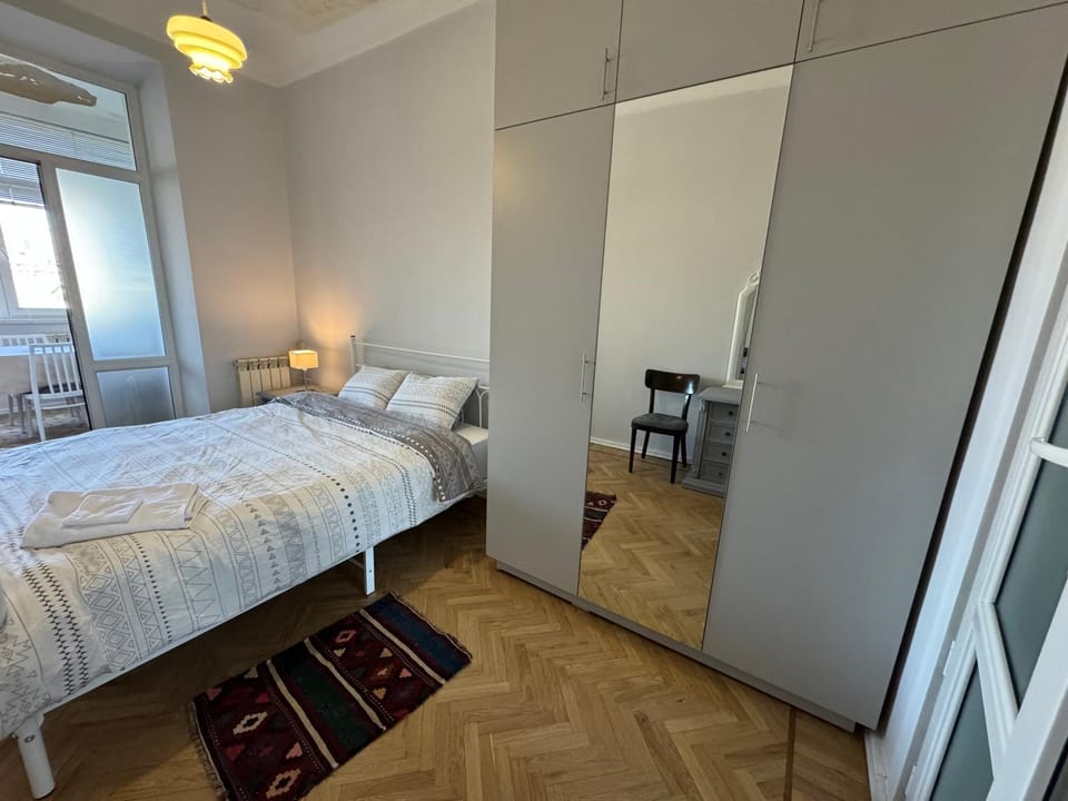 Photo of the whole room, wardrobe