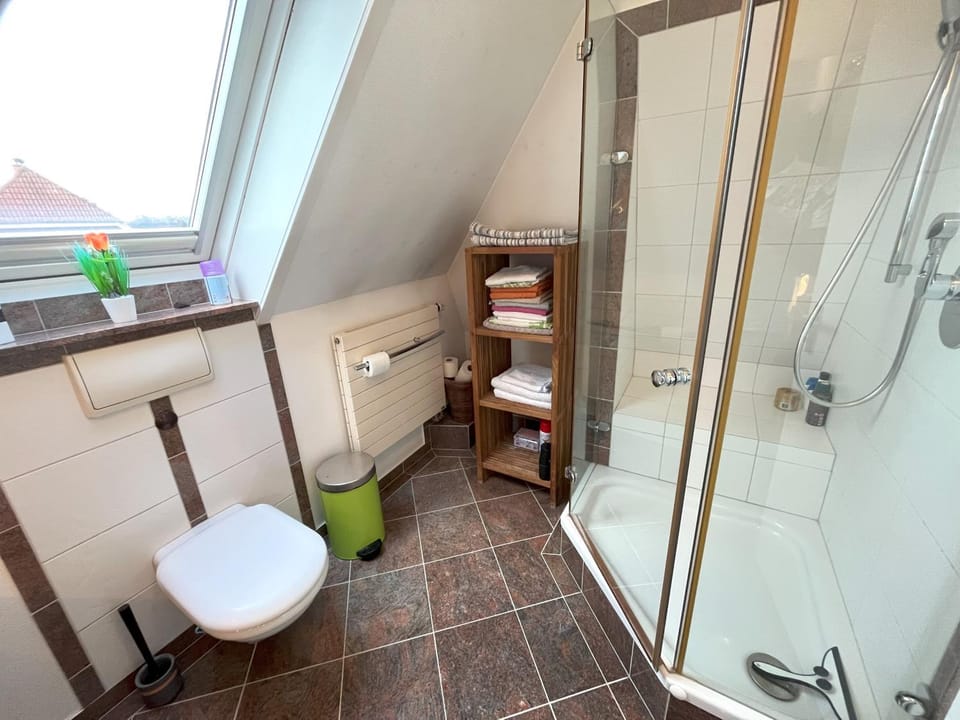 Doppelzimmer, eigenes Bad, stadtnahe, ruhig, Airport nahe! Vacation rental in Hamburg