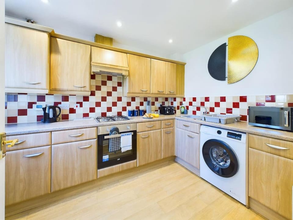 Sotherby Walk by Signature Stays - Townhouse - Parking - Modern House in Cheltenham