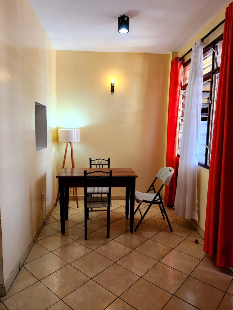 2bdrm Mombasa comfy Apartment in Mombasa