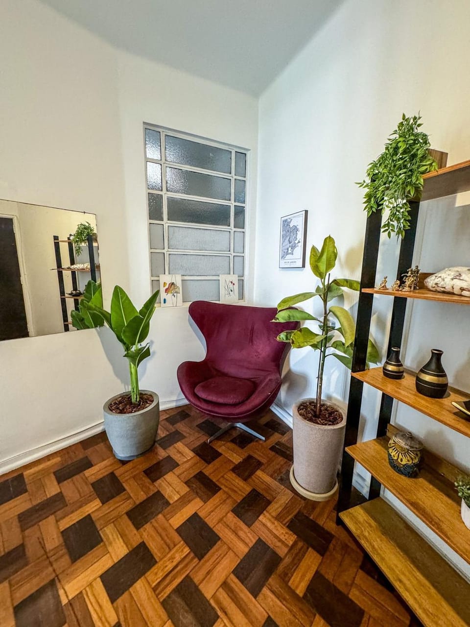 Library, Living room