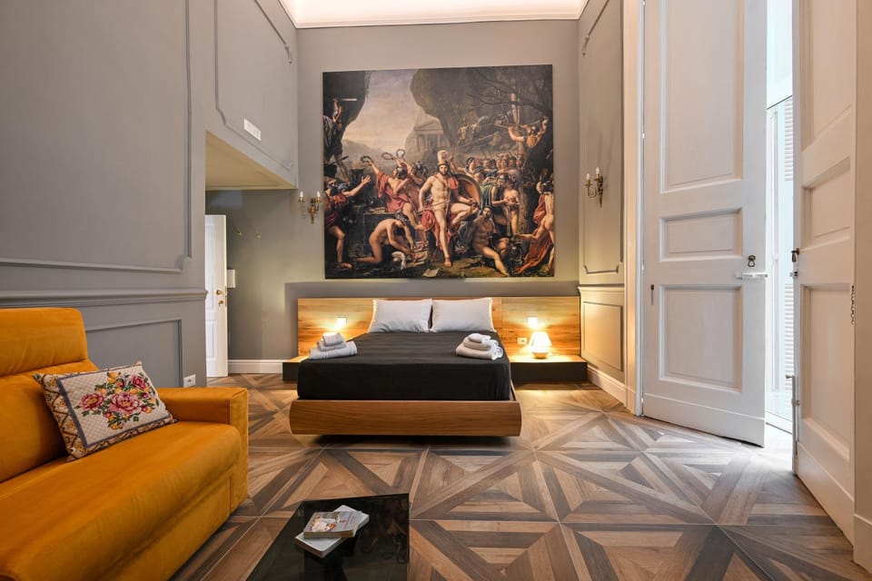 Photo of the whole room, Bedroom