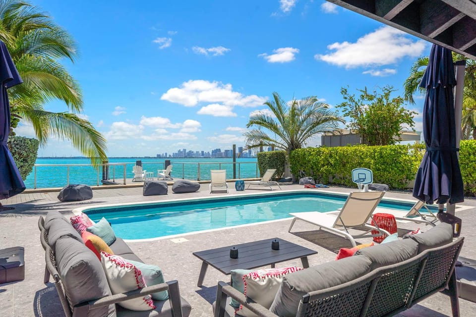 Day, Natural landscape, Pool view, Sea view, Swimming pool