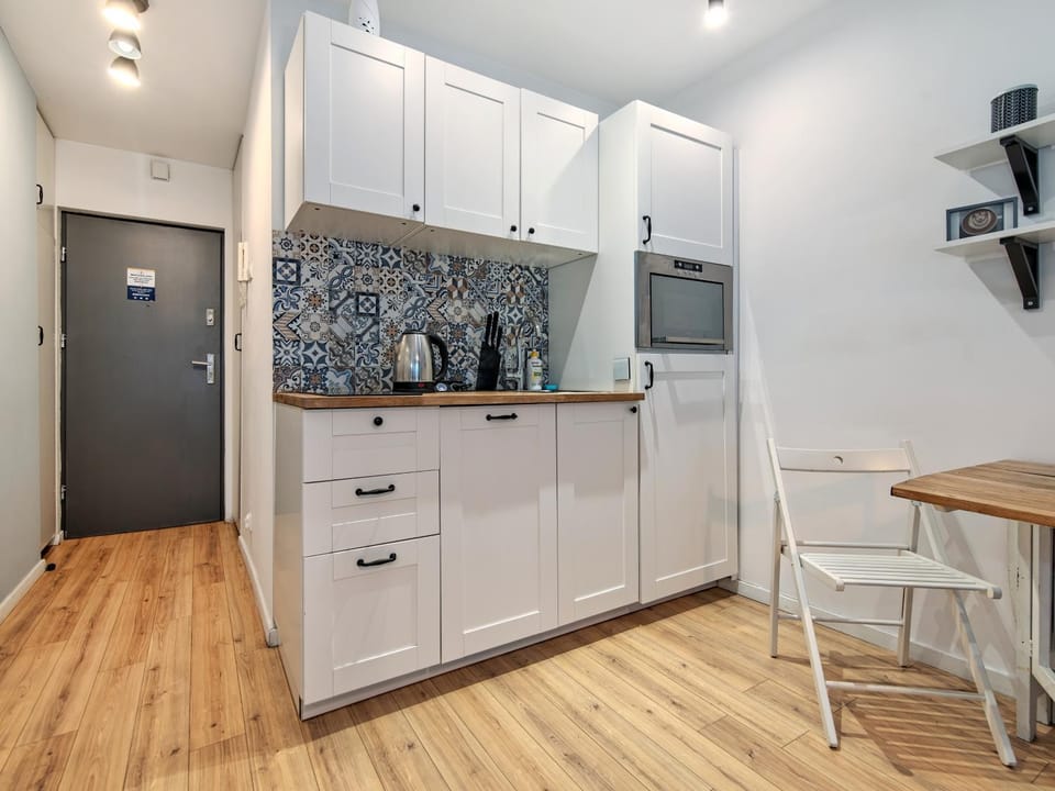 Kitchen or kitchenette, Dining area, oven, pet friendly, stove