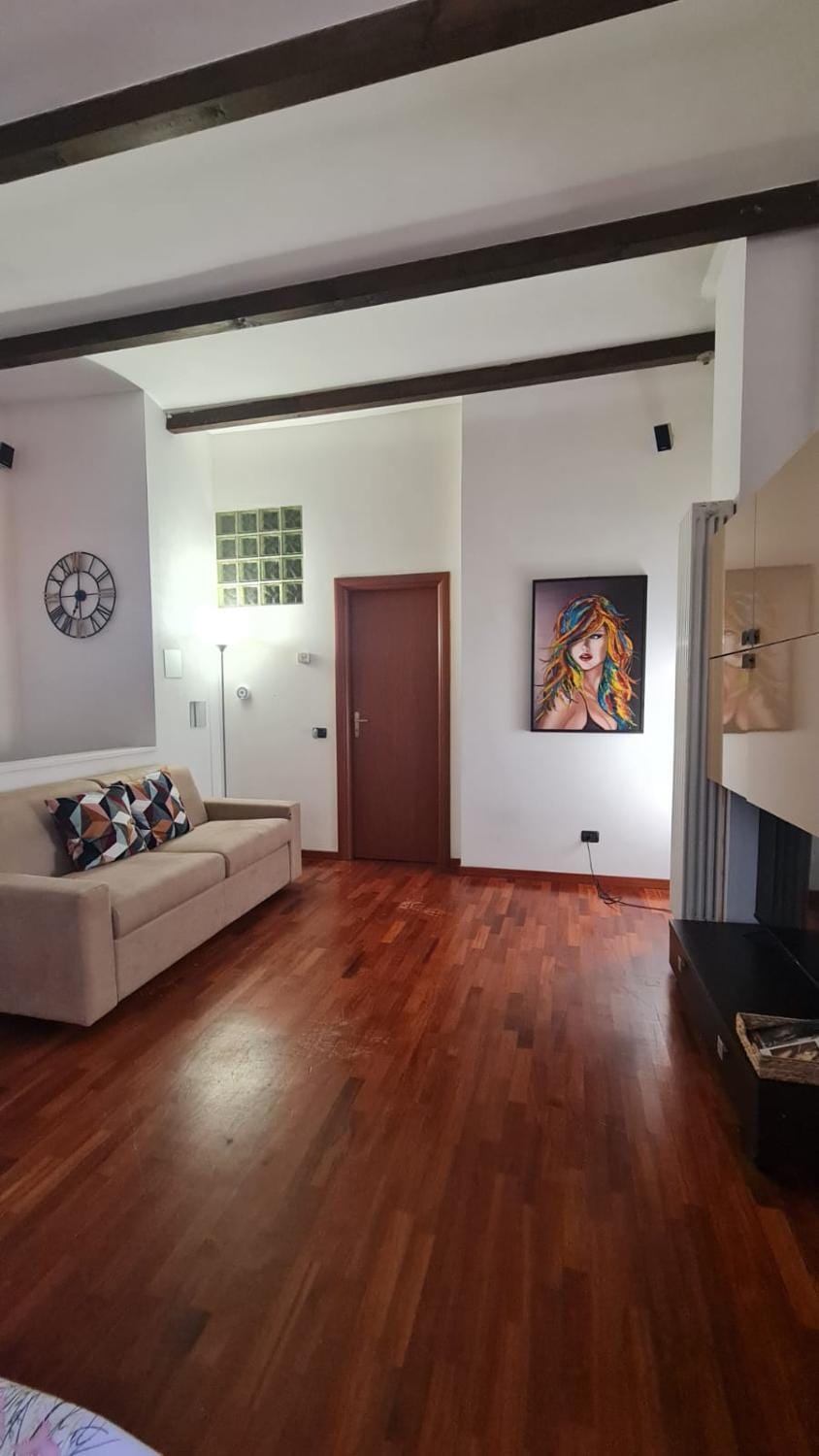 Bed, Living room