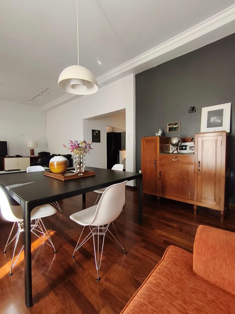 Seating area, Dining area