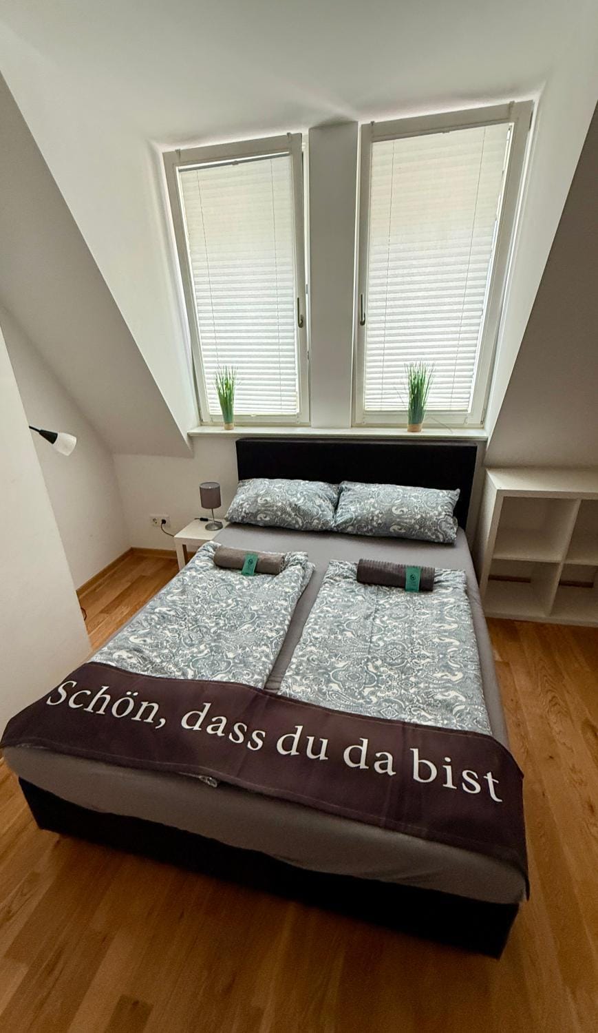 Bed, Photo of the whole room