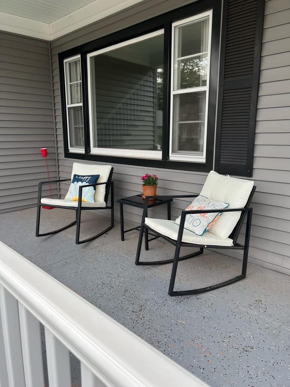 Spacious 4 BR 2BA Home with Bar and Fenced Yard House in Ironwood