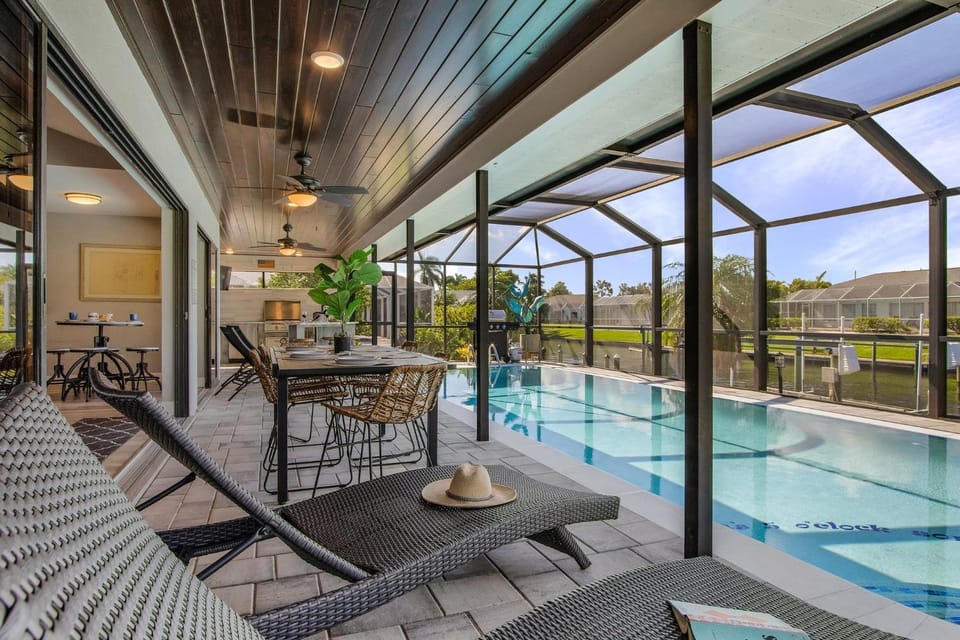 Direct Gulf Access, Expansive Lanai, Heated Pool - The Nautical - Roelens House in Cape Coral