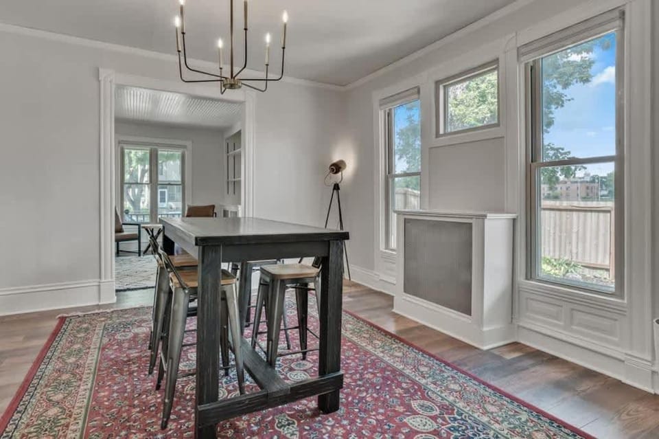 City Oasis Awaits Cozy DT Home With Hot Tub Vikings House in Minneapolis
