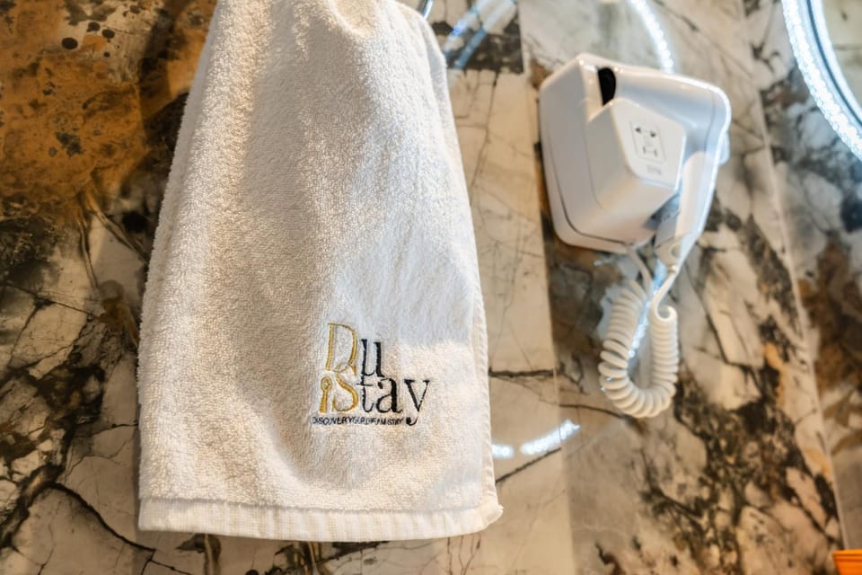Bathroom, towels