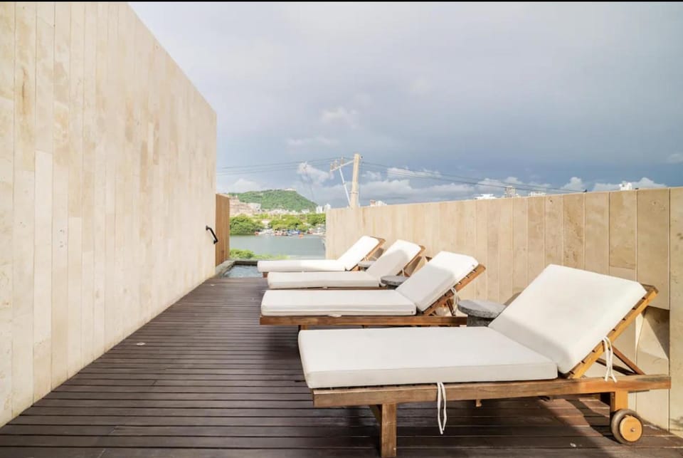 Sunny new apt in the Old City Apartment in Cartagena