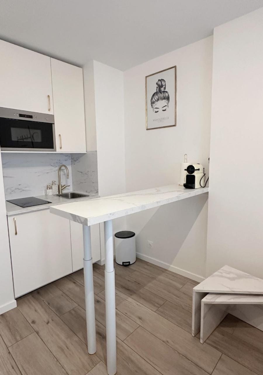 Coffee/tea facilities, Kitchen or kitchenette, microwave