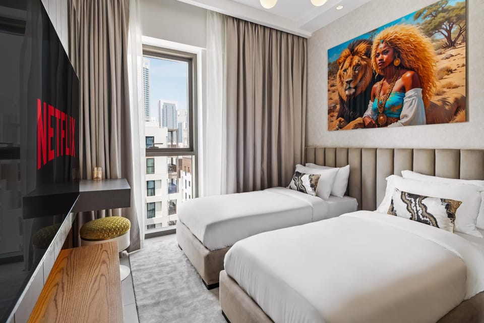 Bed, TV and multimedia, Photo of the whole room, Bedroom