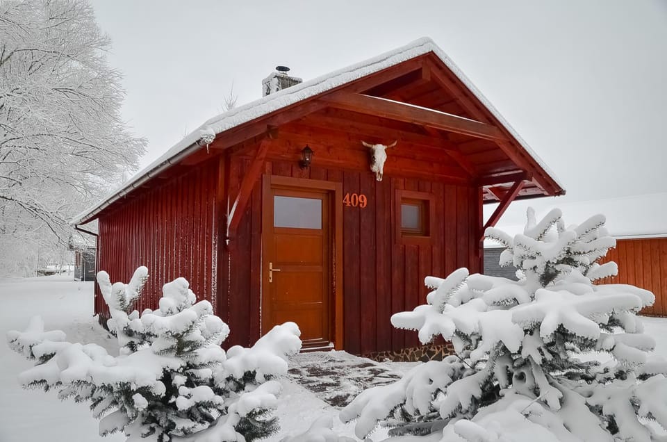 Facade/entrance, Winter, Area and facilities