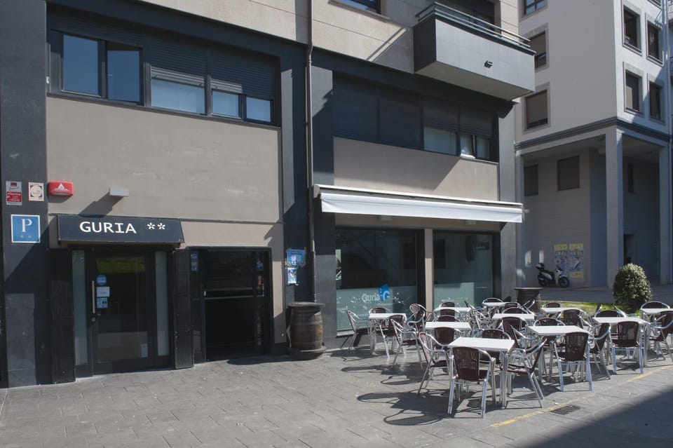 Patio, Restaurant/places to eat, Facade/entrance, Day