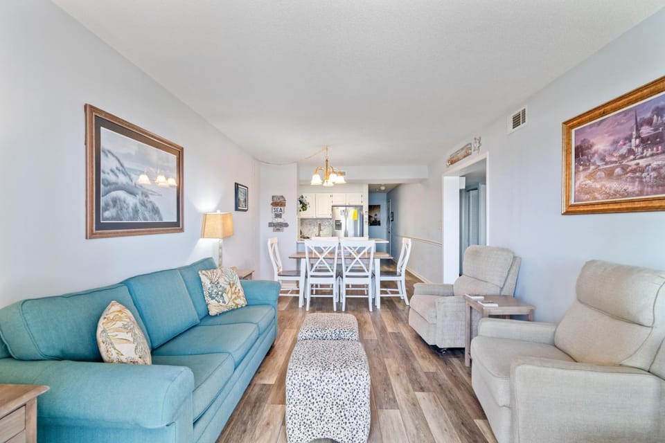 Seascape 207 - Oceanfront - Crescent Beach Section House in North Myrtle Beach