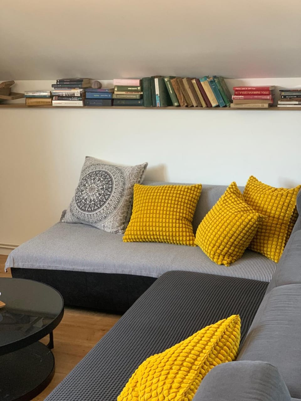 Library, Living room, Seating area
