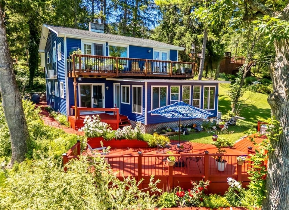 Property building, Patio, Natural landscape, Garden, Garden view