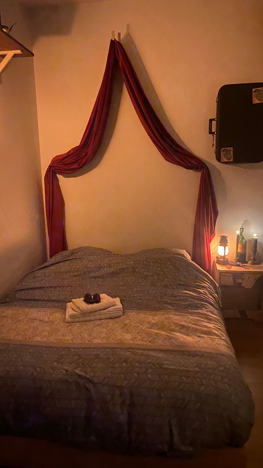 Bed, Photo of the whole room, Bedroom