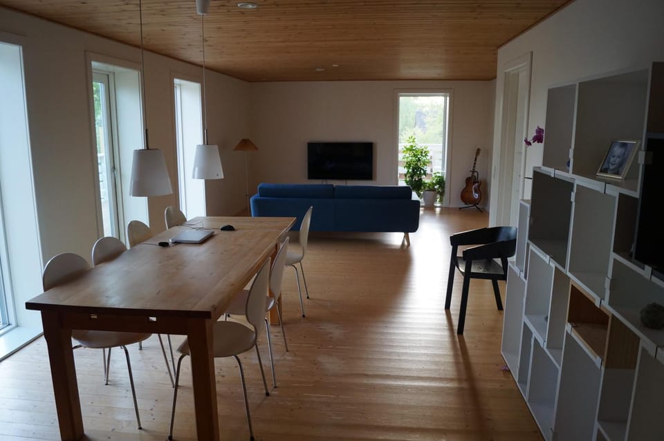 Communal lounge/ TV room, Dining area